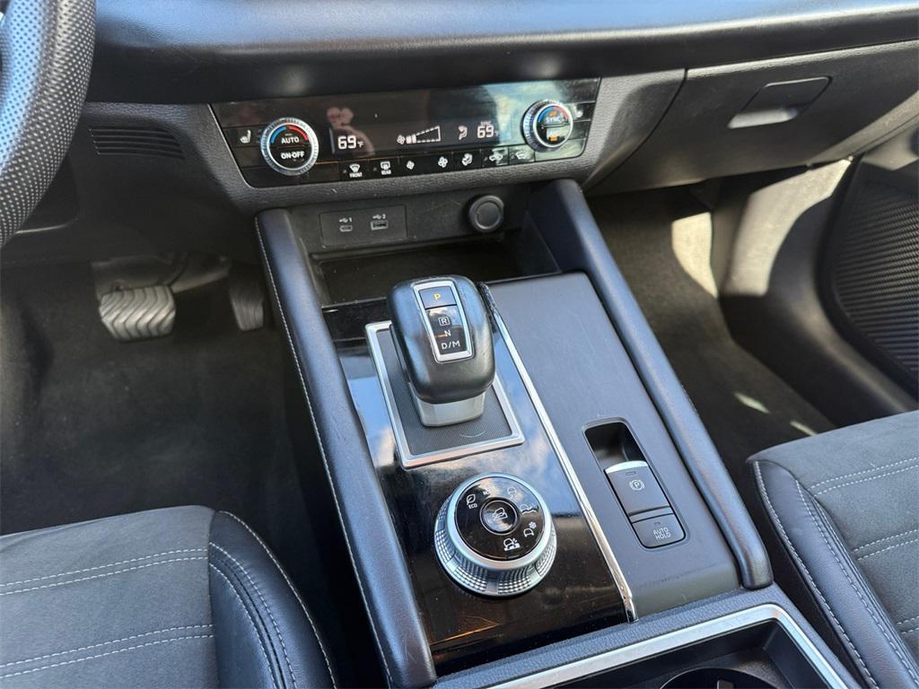 used 2023 Mitsubishi Outlander car, priced at $20,999