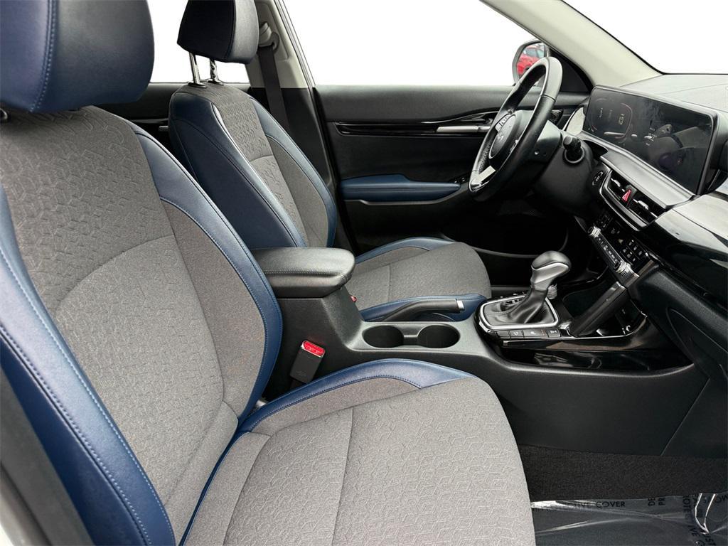 used 2025 Kia Seltos car, priced at $23,549