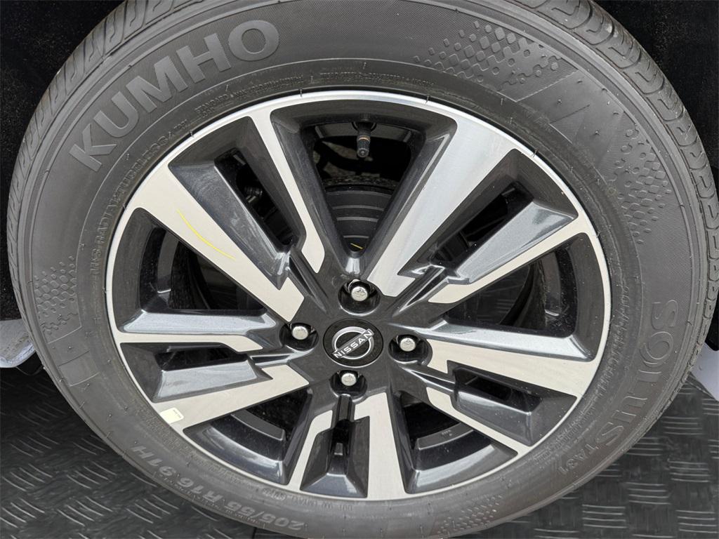 new 2025 Nissan Versa car, priced at $21,690