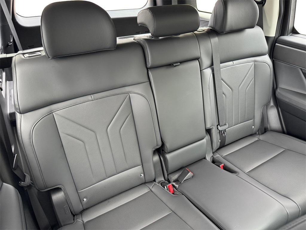 used 2025 Hyundai Santa Fe car, priced at $33,699