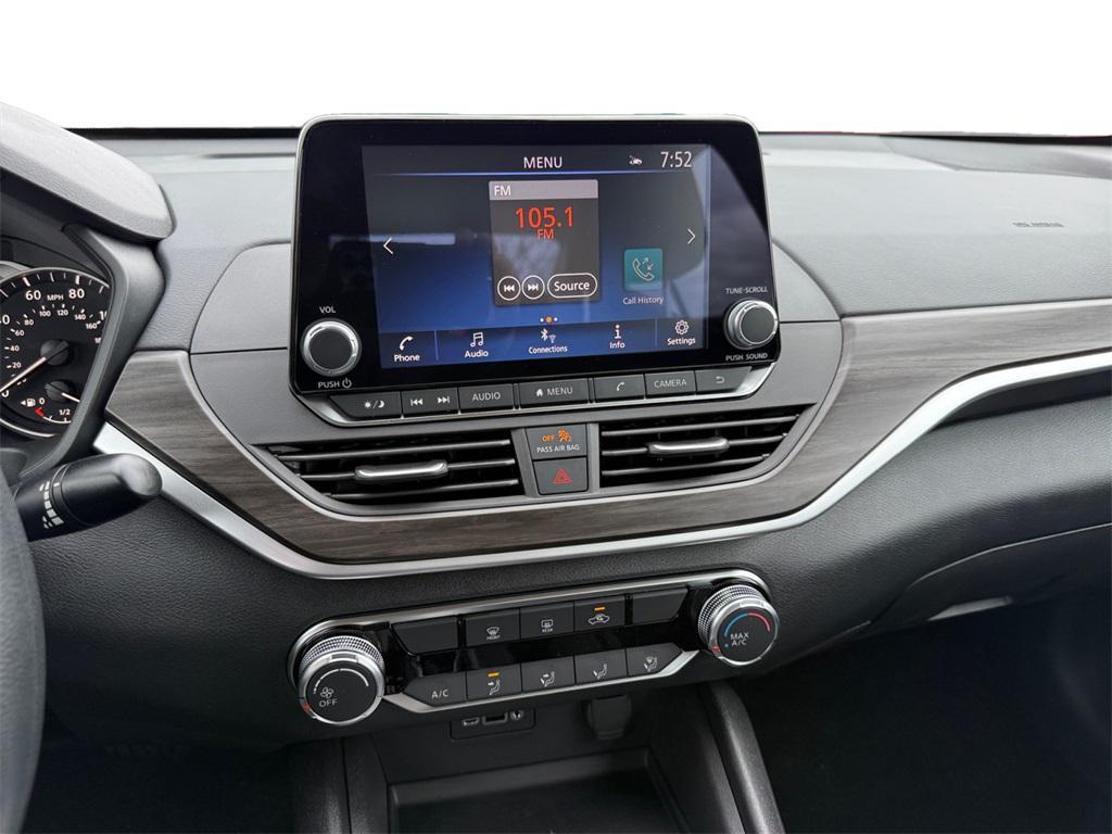 new 2025 Nissan Altima car, priced at $30,780