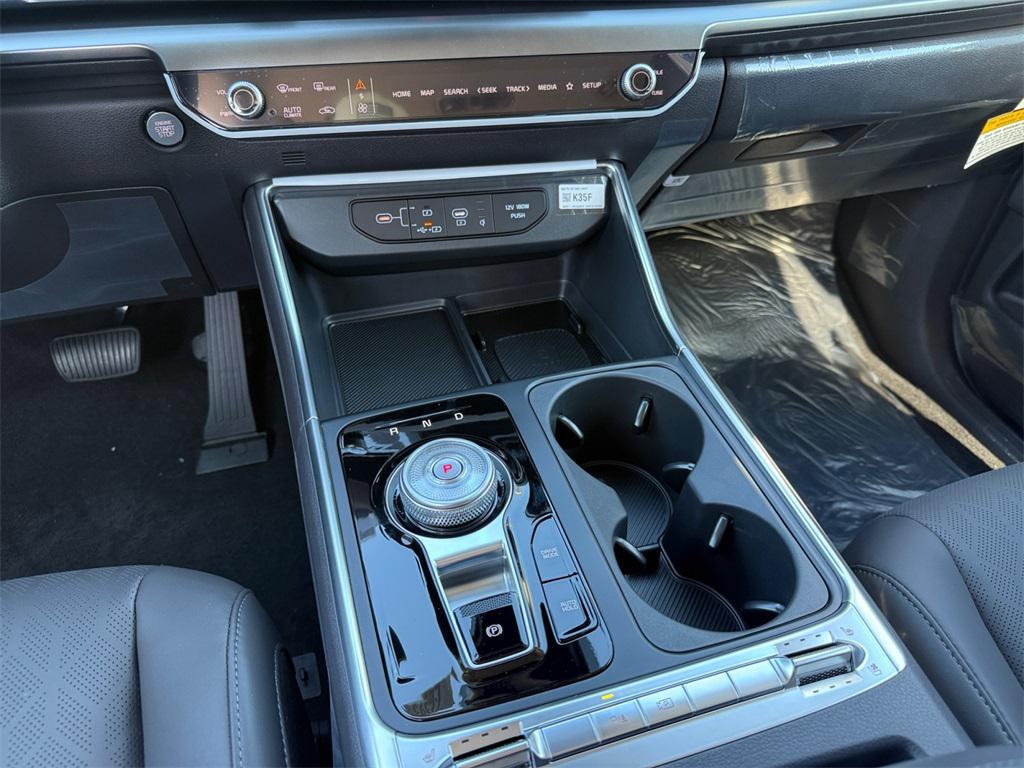 new 2026 Kia Carnival Hybrid car, priced at $51,660