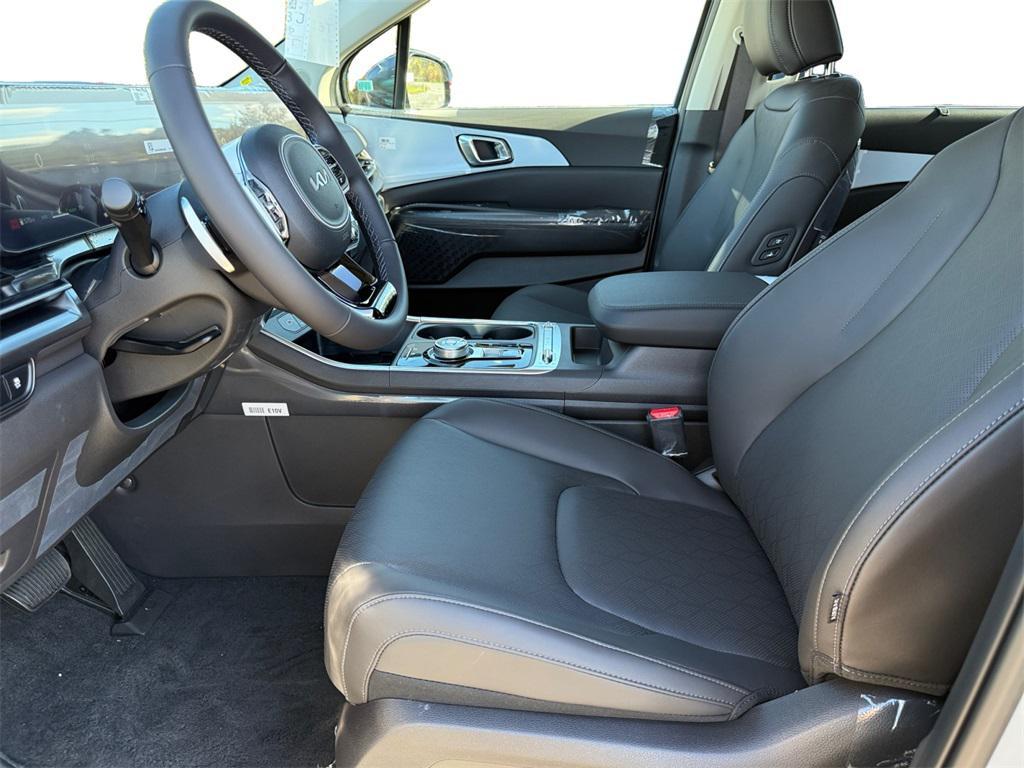 new 2026 Kia Carnival Hybrid car, priced at $51,660