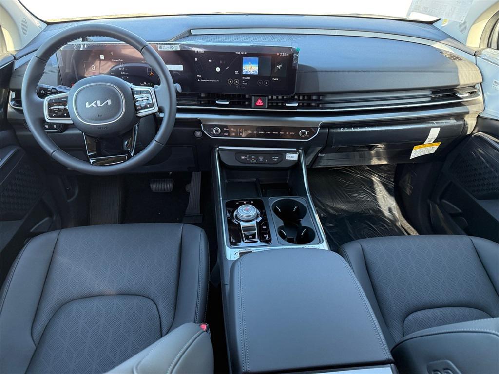 new 2026 Kia Carnival Hybrid car, priced at $51,660