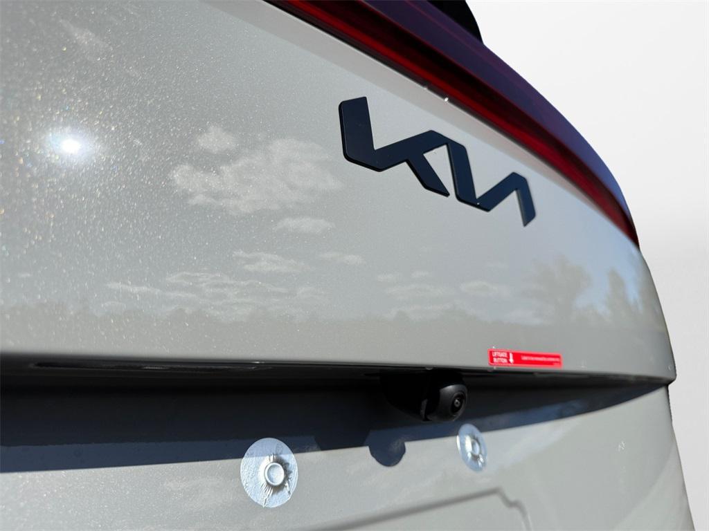 new 2026 Kia Carnival Hybrid car, priced at $51,660