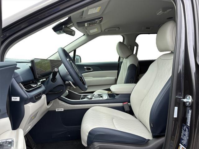 new 2025 Kia Carnival Hybrid car, priced at $44,840