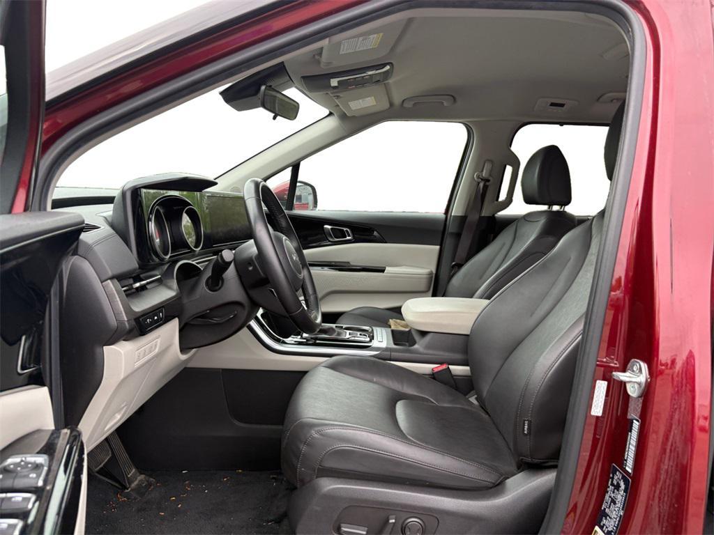 used 2024 Kia Carnival car, priced at $29,499