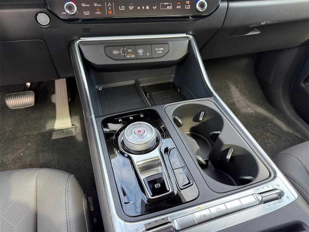 new 2026 Kia Carnival Hybrid car, priced at $51,505