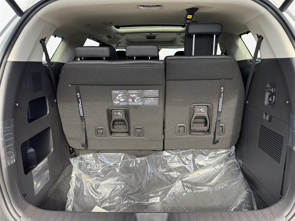 new 2026 Kia Carnival Hybrid car, priced at $51,505