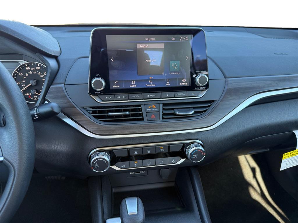 new 2025 Nissan Altima car, priced at $31,280
