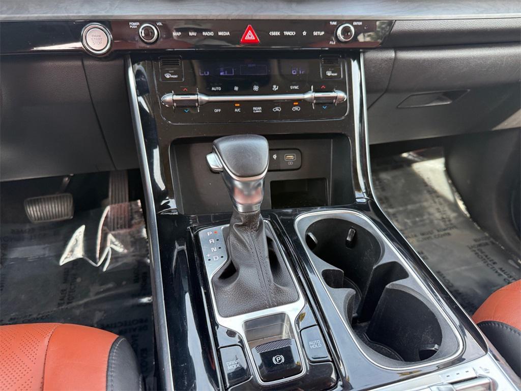 used 2024 Kia Carnival car, priced at $32,799