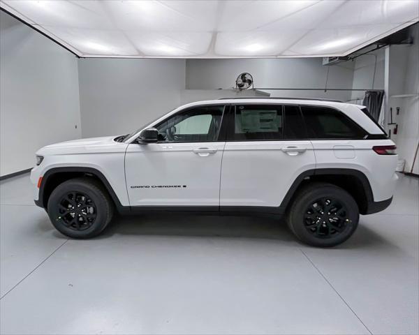 new 2025 Jeep Grand Cherokee car, priced at $39,904