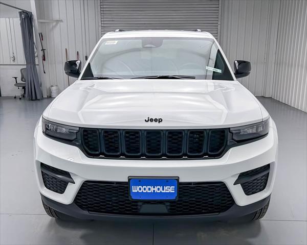 new 2025 Jeep Grand Cherokee car, priced at $39,904