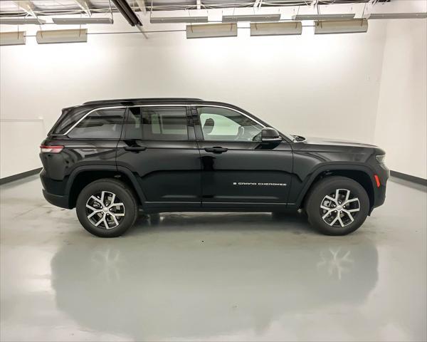 new 2025 Jeep Grand Cherokee car, priced at $41,980