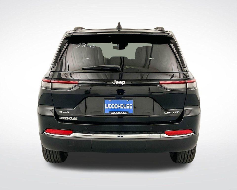 new 2025 Jeep Grand Cherokee car, priced at $41,500