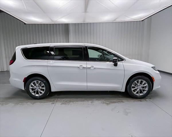 new 2025 Chrysler Pacifica car, priced at $44,741
