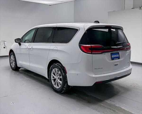 new 2025 Chrysler Pacifica car, priced at $44,741