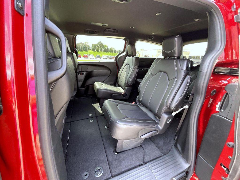 new 2026 Chrysler Pacifica car, priced at $46,149
