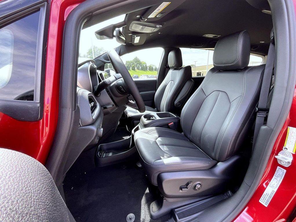 new 2026 Chrysler Pacifica car, priced at $46,149