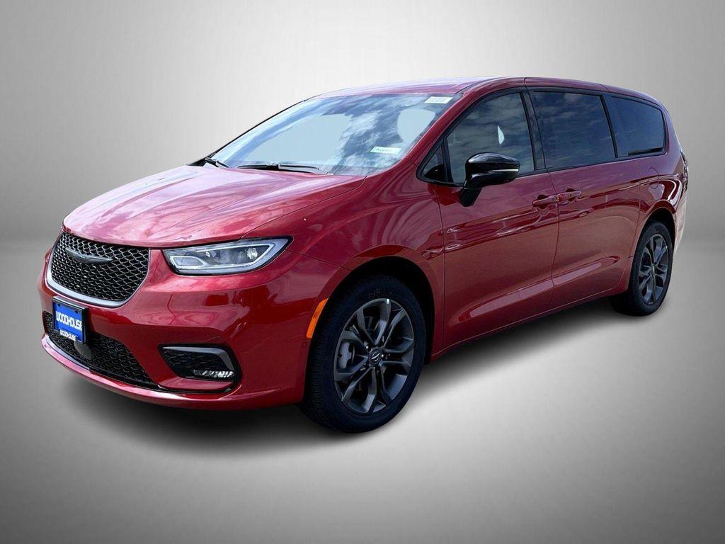 new 2026 Chrysler Pacifica car, priced at $50,100