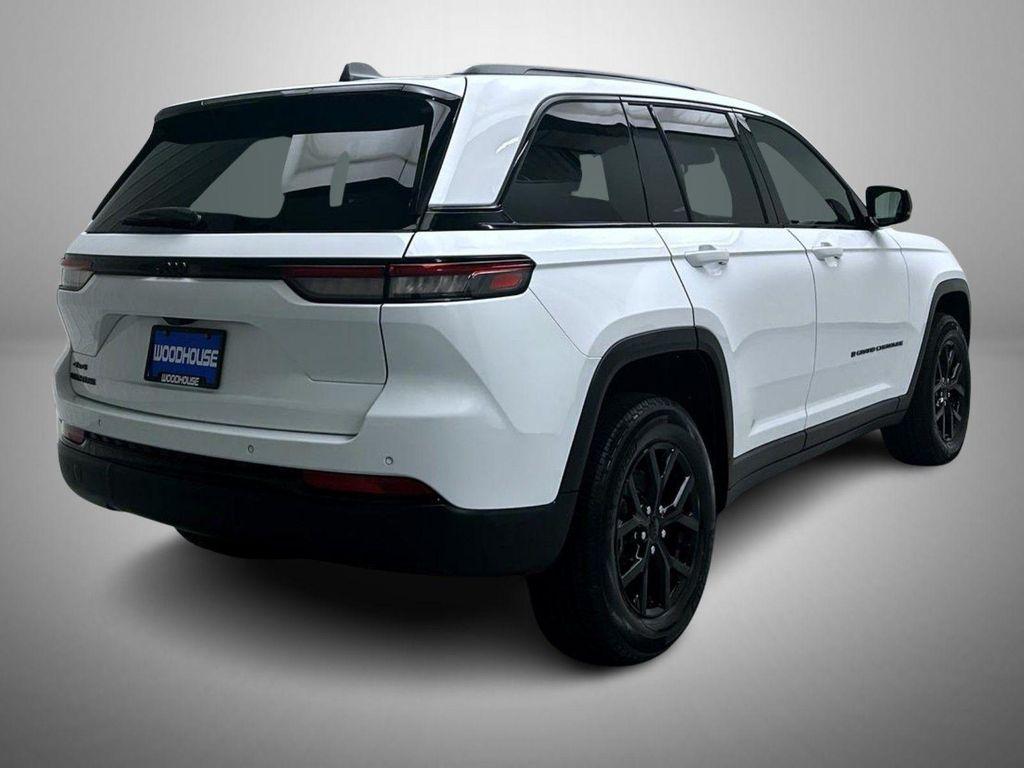 used 2024 Jeep Grand Cherokee car, priced at $34,057