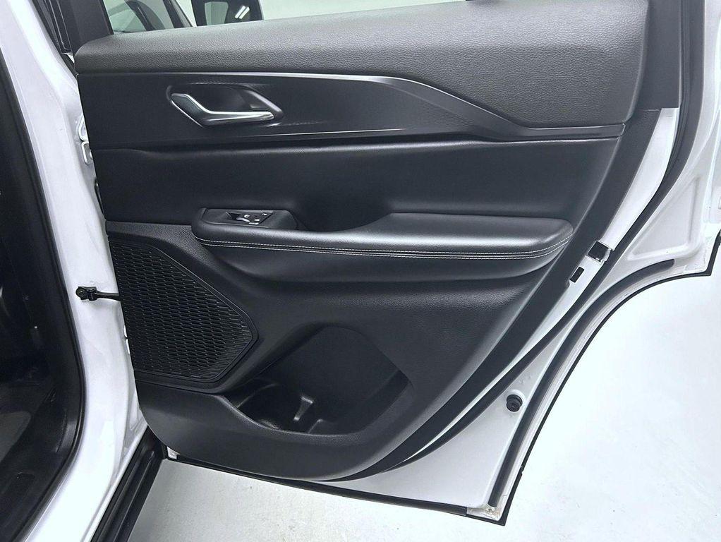 used 2024 Jeep Grand Cherokee car, priced at $34,057