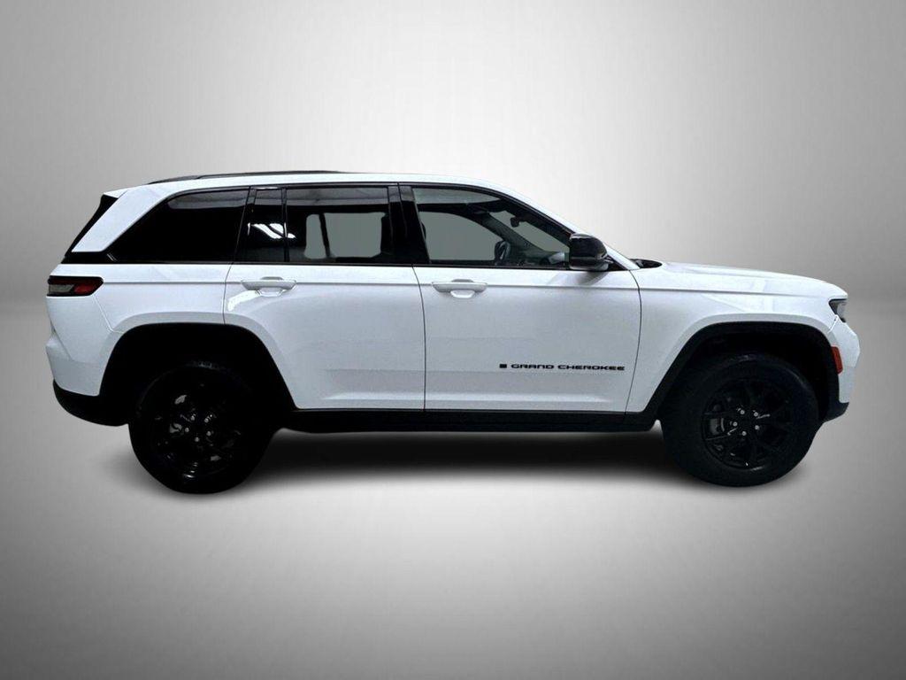 used 2024 Jeep Grand Cherokee car, priced at $34,057