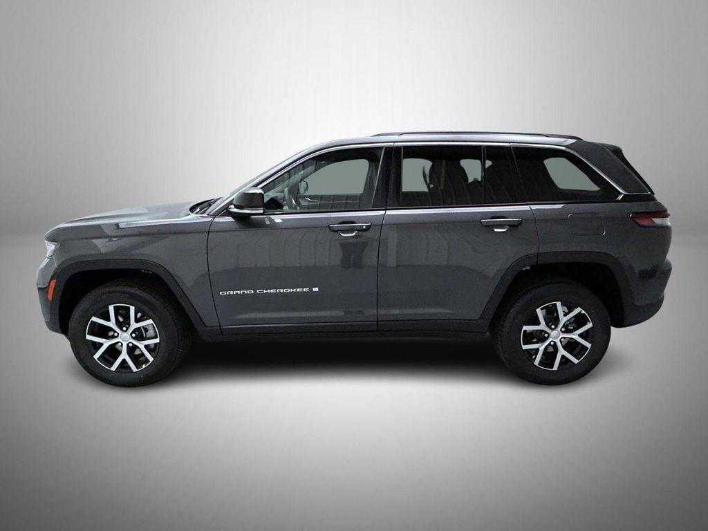 new 2025 Jeep Grand Cherokee car, priced at $40,549
