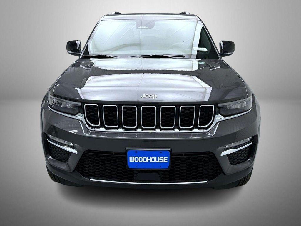 new 2025 Jeep Grand Cherokee car, priced at $40,549
