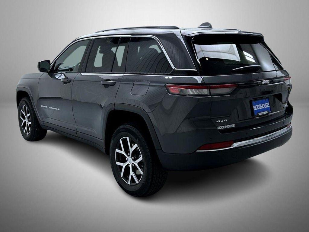new 2025 Jeep Grand Cherokee car, priced at $40,549