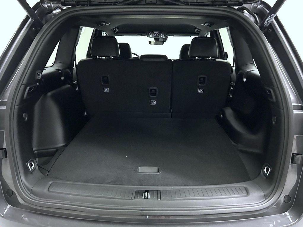 new 2025 Jeep Grand Cherokee car, priced at $40,549