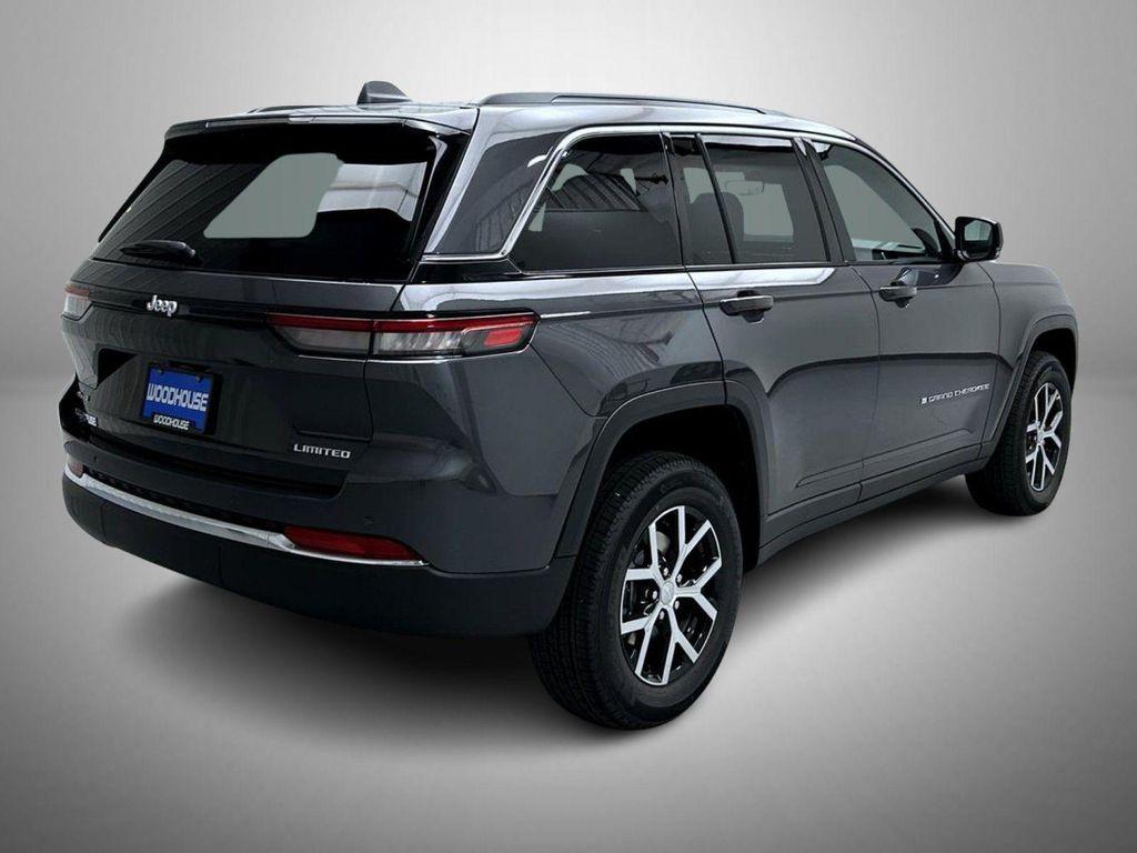 new 2025 Jeep Grand Cherokee car, priced at $40,549
