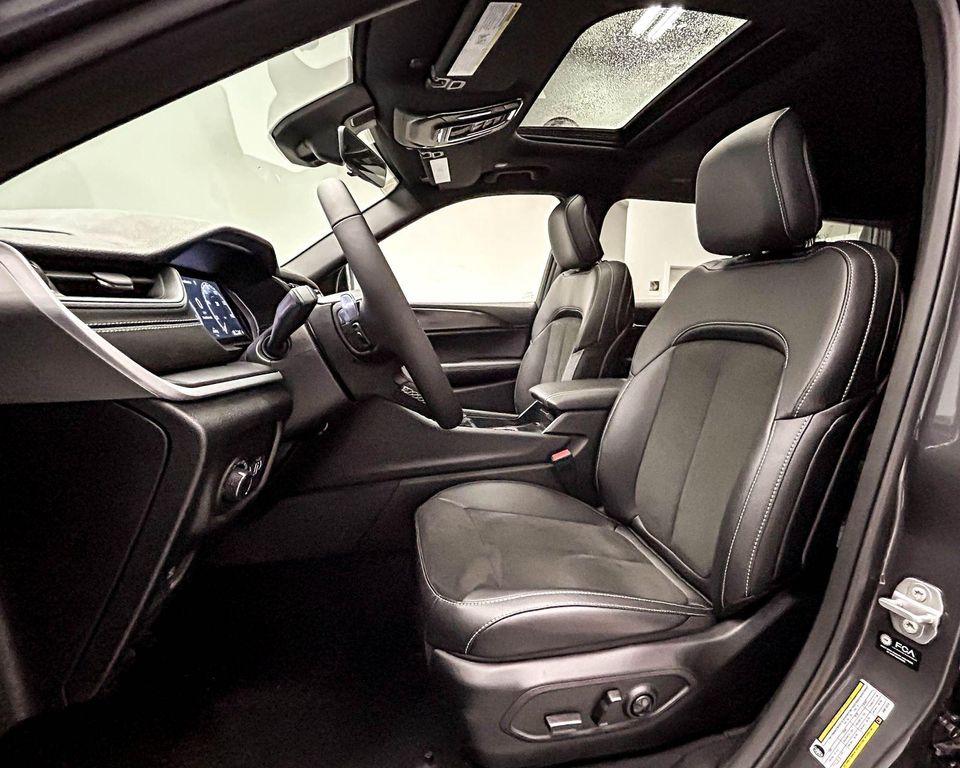 new 2025 Jeep Grand Cherokee L car, priced at $39,406