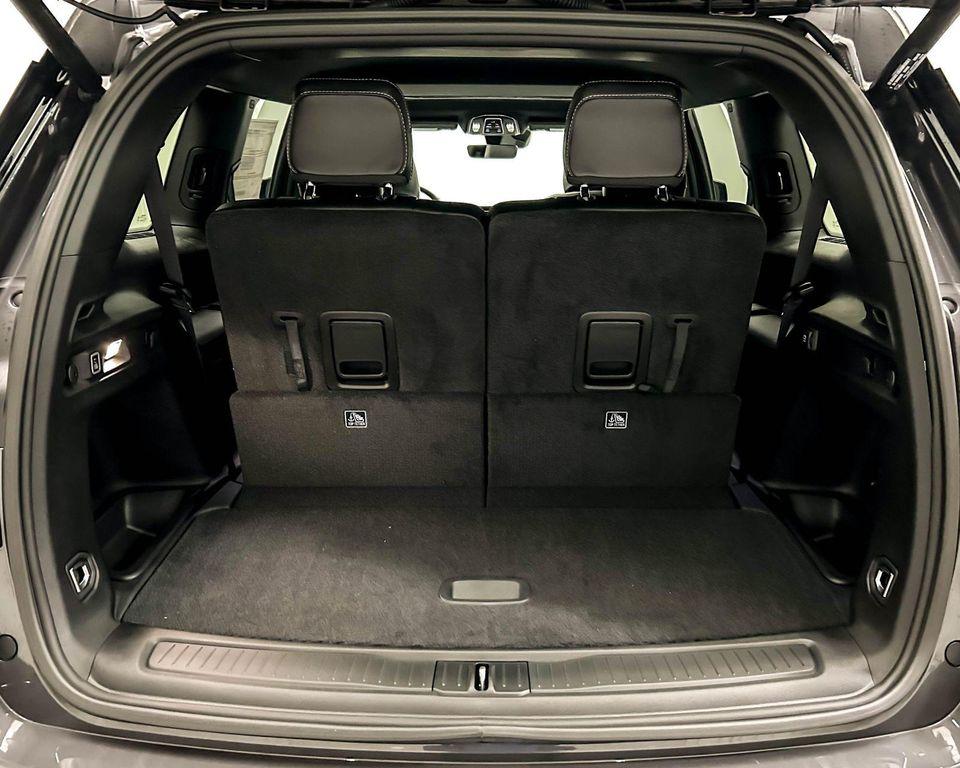 new 2025 Jeep Grand Cherokee L car, priced at $39,406