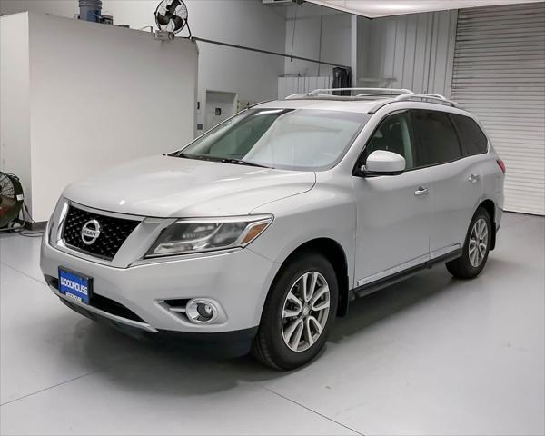 used 2015 Nissan Pathfinder car, priced at $11,900