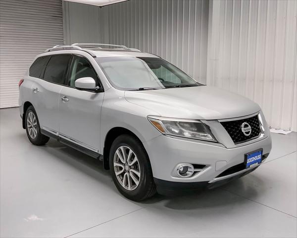 used 2015 Nissan Pathfinder car, priced at $11,900