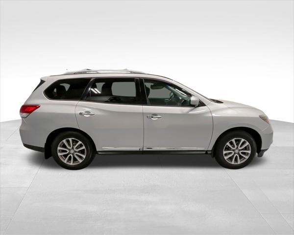 used 2015 Nissan Pathfinder car, priced at $11,900