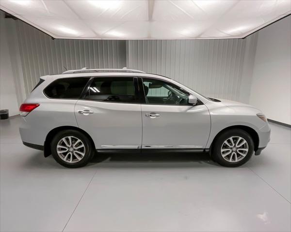 used 2015 Nissan Pathfinder car, priced at $11,900