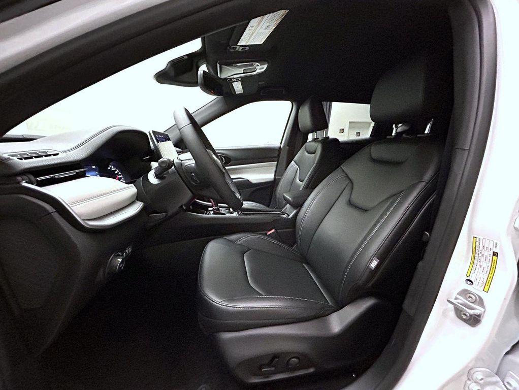 new 2025 Jeep Compass car, priced at $29,516