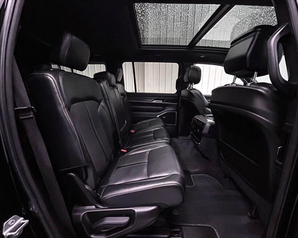 used 2022 Jeep Wagoneer car, priced at $35,422