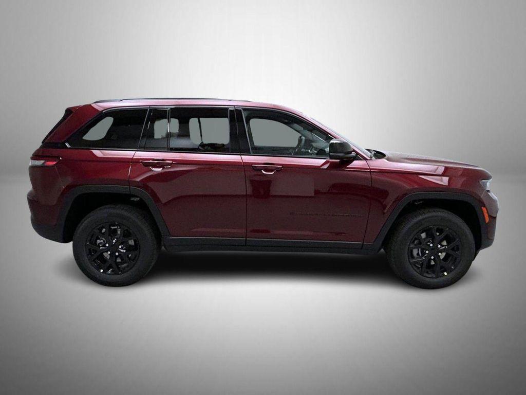 new 2025 Jeep Grand Cherokee car, priced at $39,287