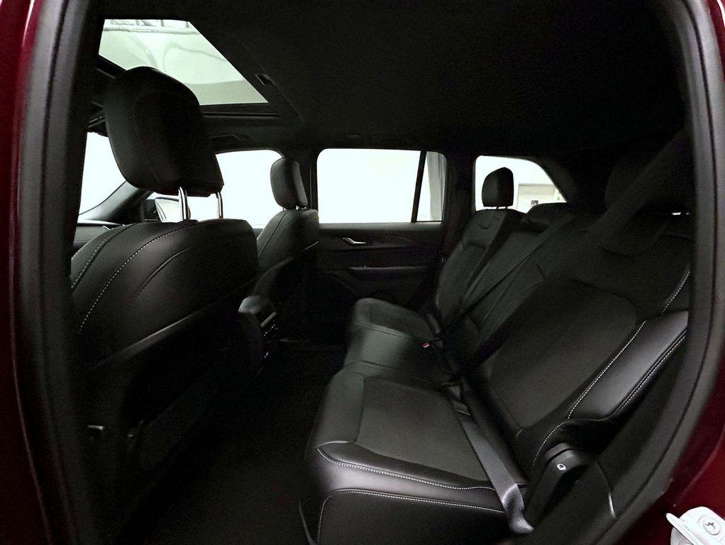 new 2025 Jeep Grand Cherokee car, priced at $39,287