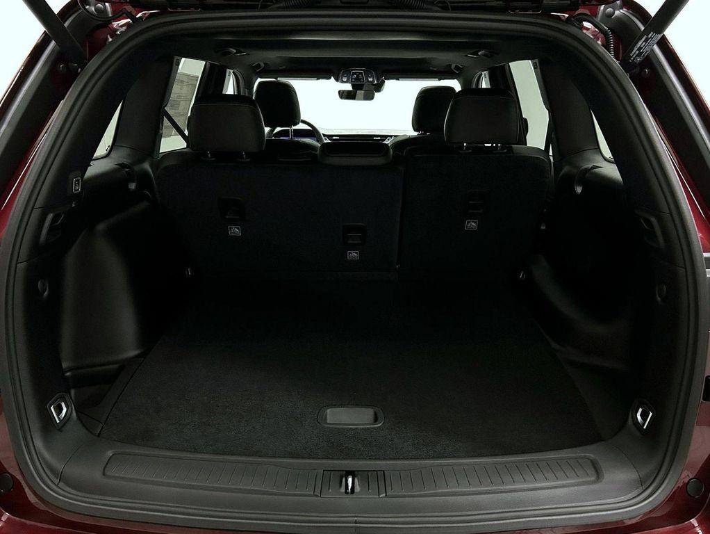 new 2025 Jeep Grand Cherokee car, priced at $39,287
