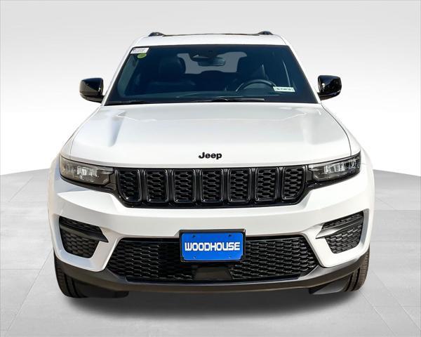 new 2025 Jeep Grand Cherokee car, priced at $40,252