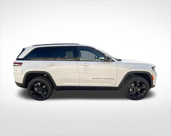 new 2025 Jeep Grand Cherokee car, priced at $40,752