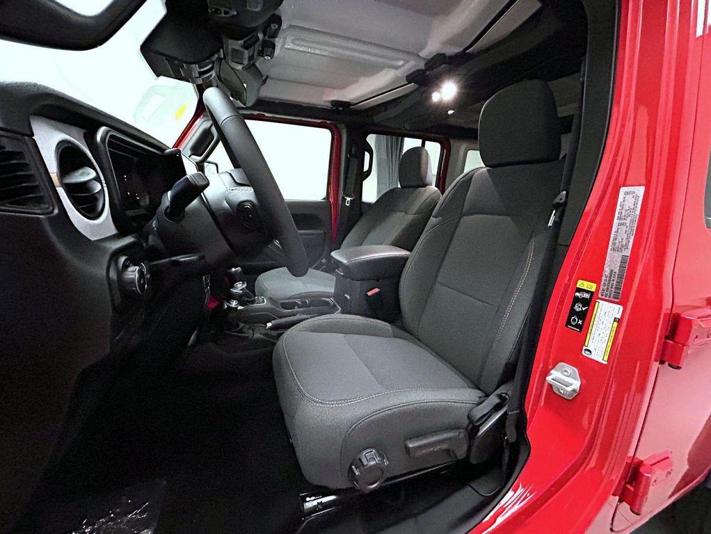 new 2025 Jeep Wrangler car, priced at $45,826