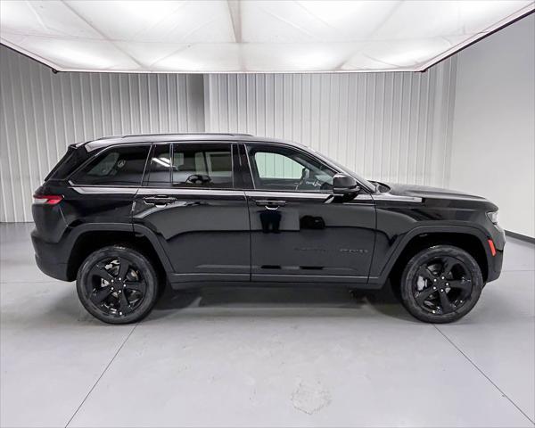 new 2025 Jeep Grand Cherokee car, priced at $42,205