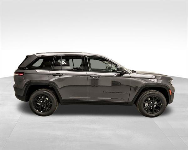 new 2025 Jeep Grand Cherokee car, priced at $40,180