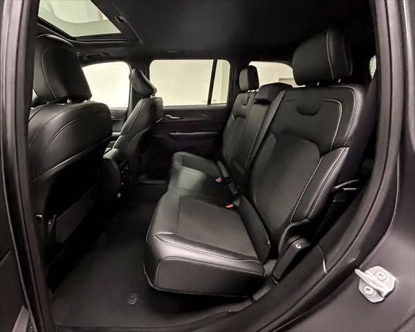 new 2025 Jeep Grand Cherokee car, priced at $40,180