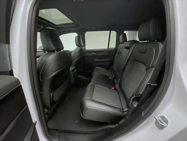 new 2025 Jeep Grand Cherokee car, priced at $40,414